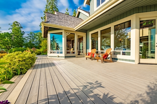 Stately,waterfront,home,in,pacific,northwest,with,ocean,views,expansive