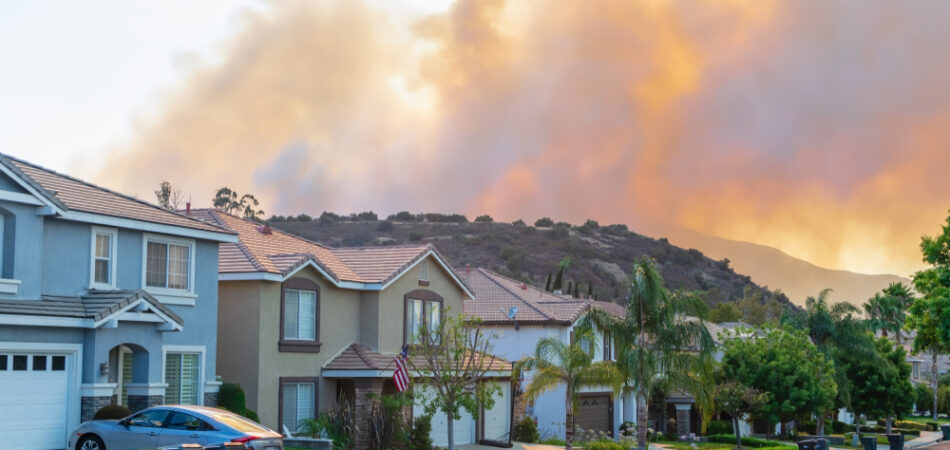 Corona,,ca,usa, ,july,19,,2018:a,wildfire,burns,and